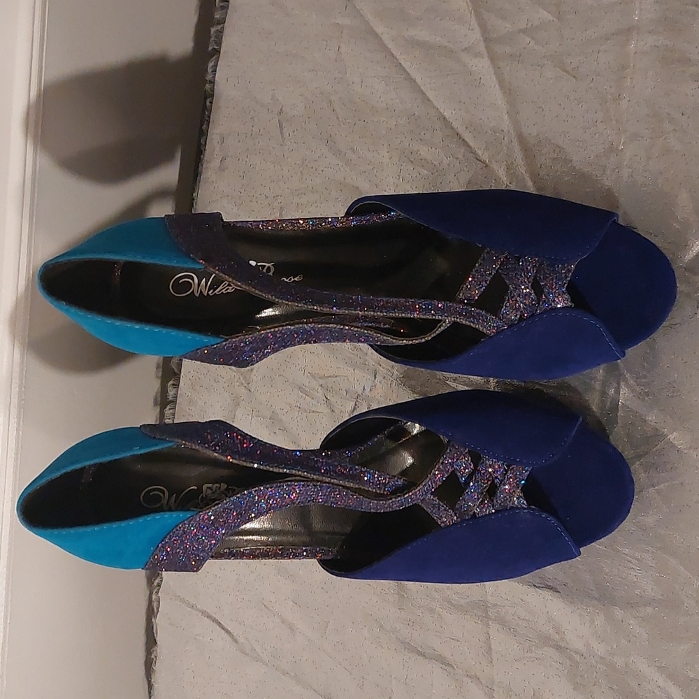 Stilletos - Picture 2 of 7